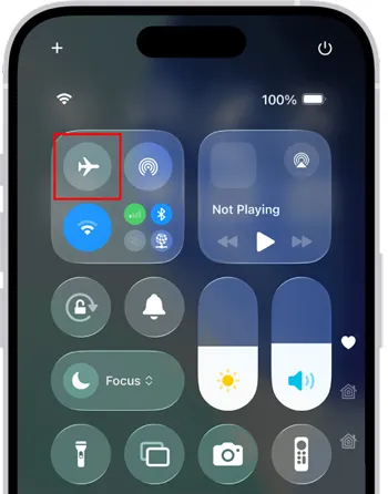 enable airplane mode on iphone and then turn it off if the device cannot send pictures to android
