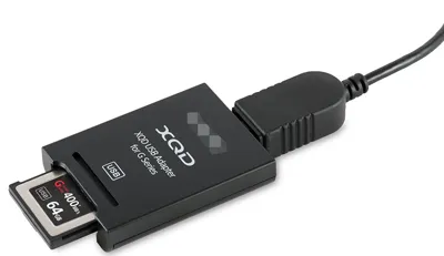 Conecte la tarjeta xqd a la PC con un lector de tarjetas