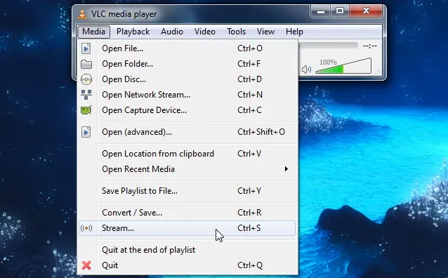 Выберите «Открыть сетевой поток» в медиаплеере VLC.